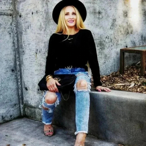 ALLY Ripped Jeans - Picture 3 of 3